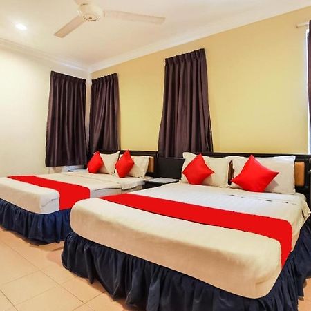 Hotel Home 88 Teluk Intan Exteriör bild