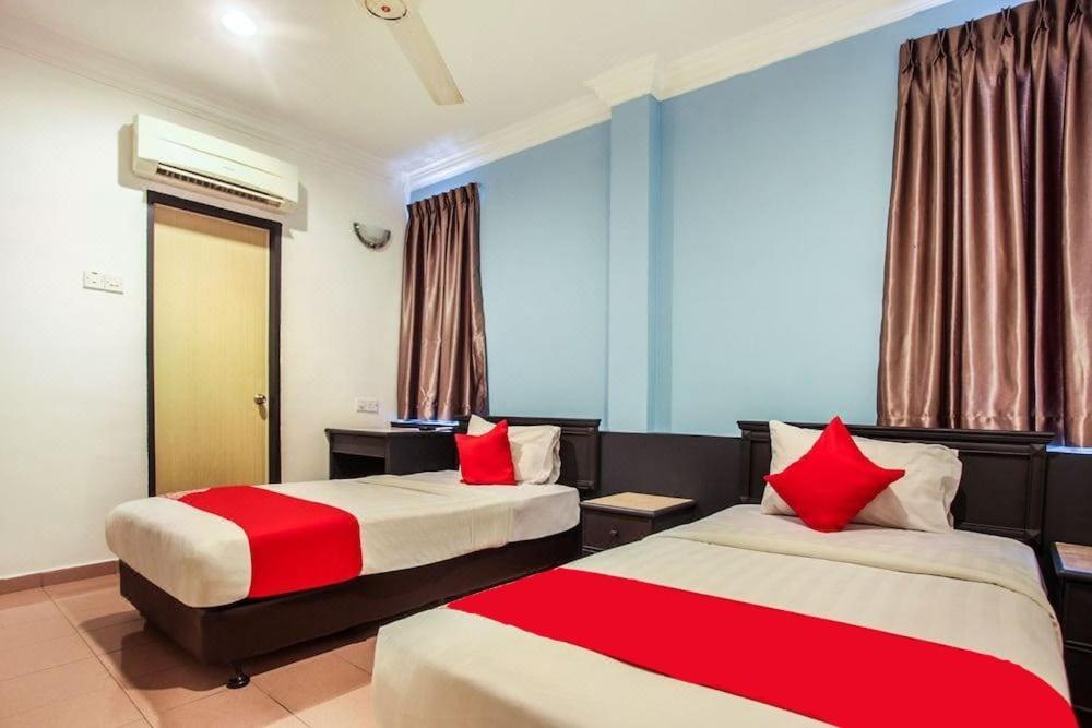 Hotel Home 88 Teluk Intan Exteriör bild