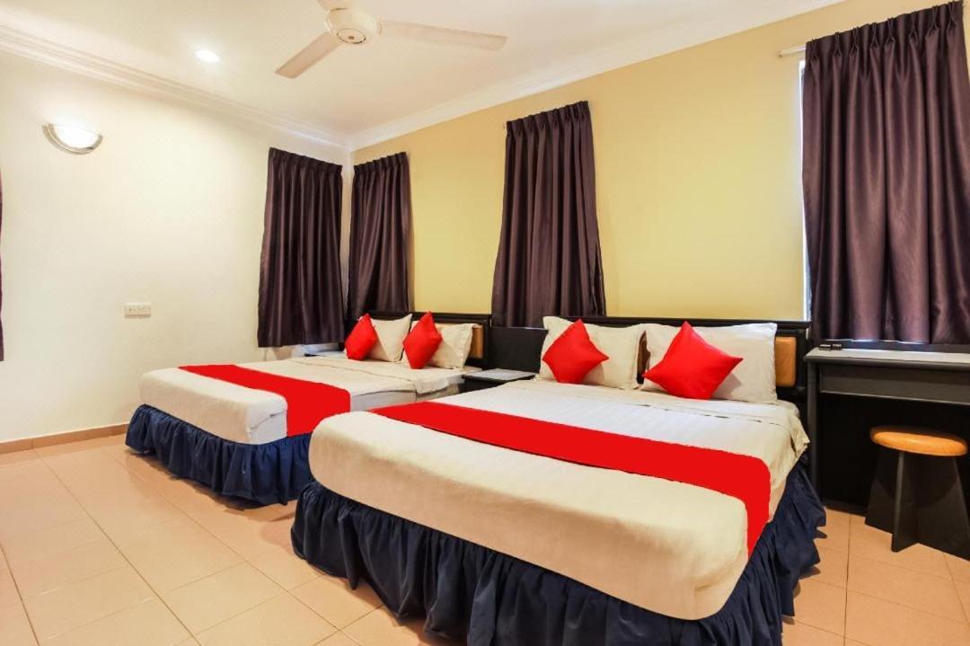 Hotel Home 88 Teluk Intan Exteriör bild