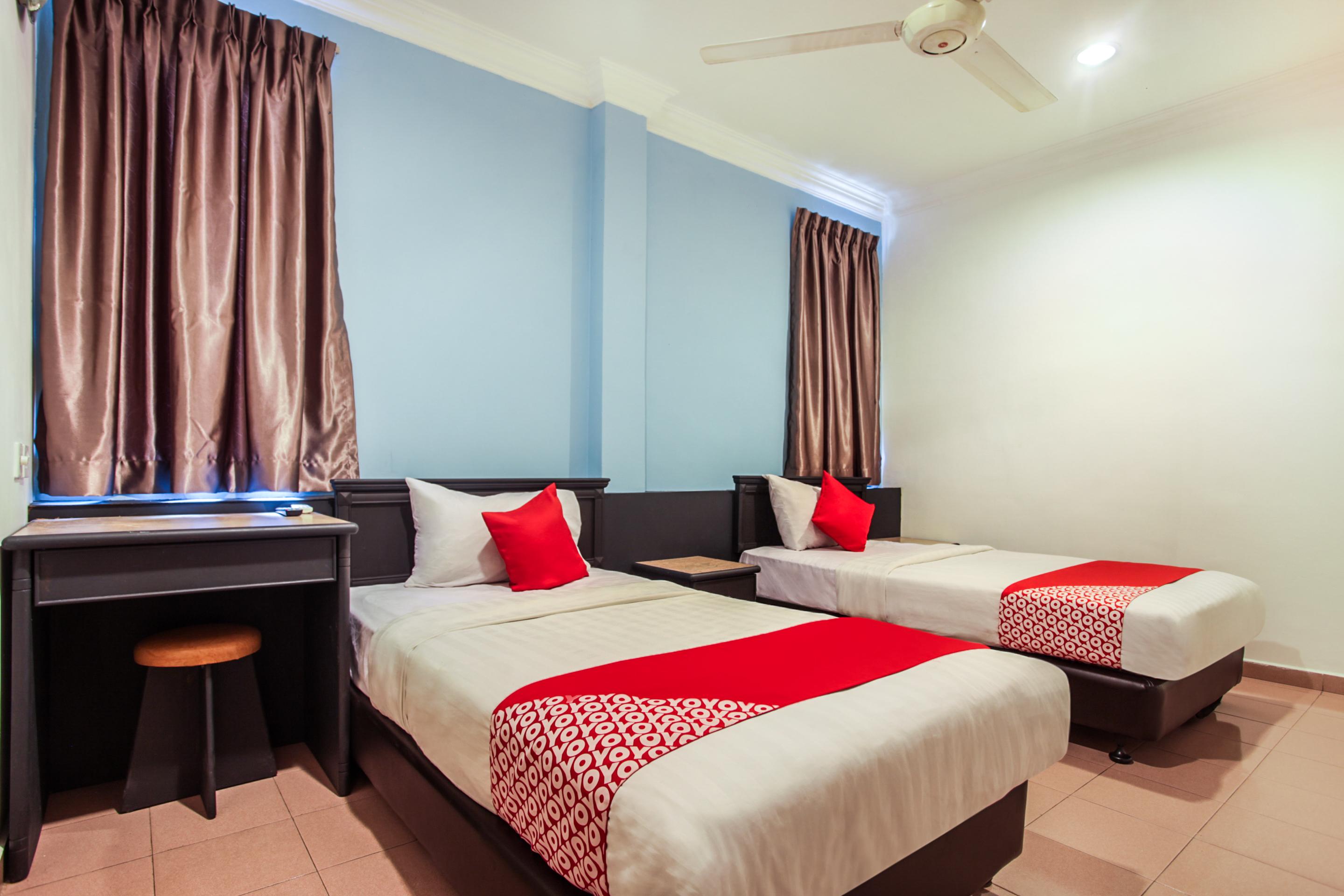 Hotel Home 88 Teluk Intan Exteriör bild