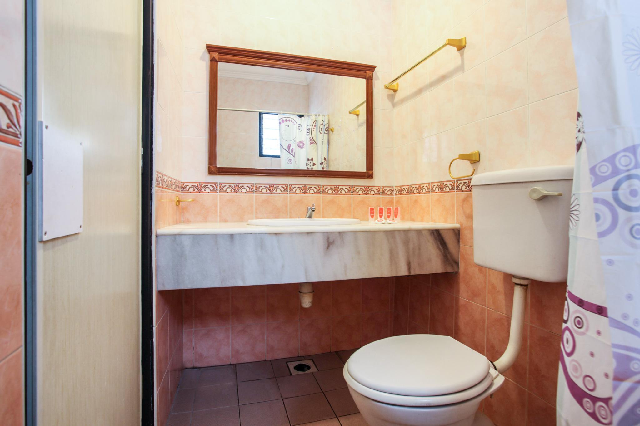 Hotel Home 88 Teluk Intan Exteriör bild