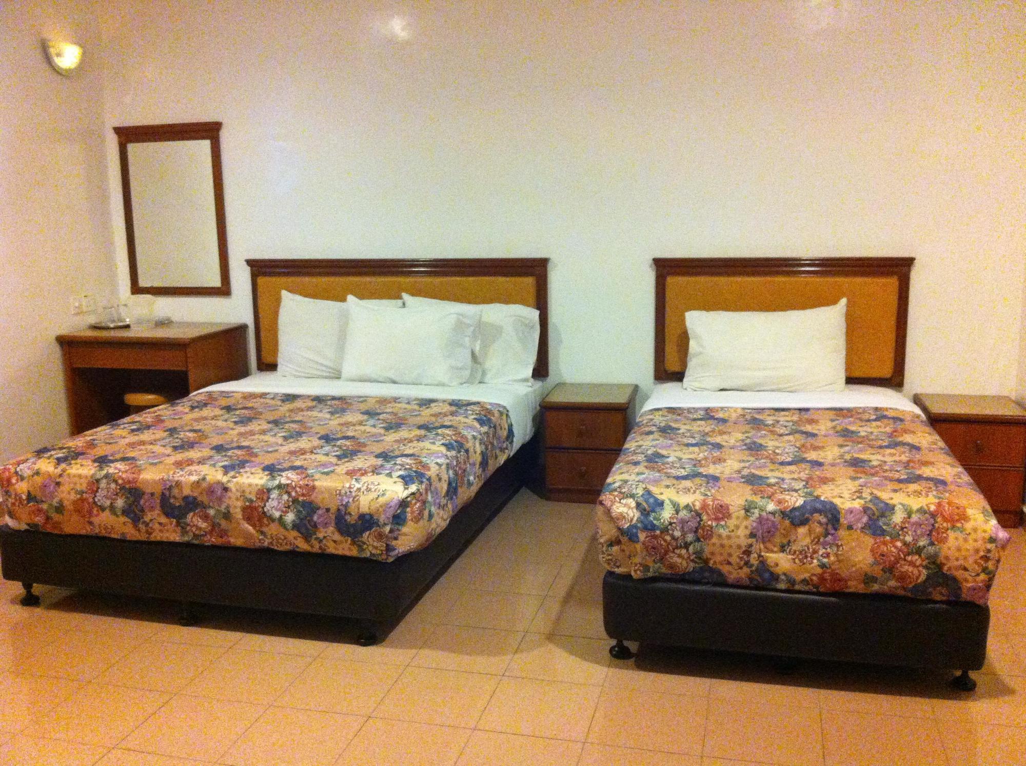 Hotel Home 88 Teluk Intan Exteriör bild