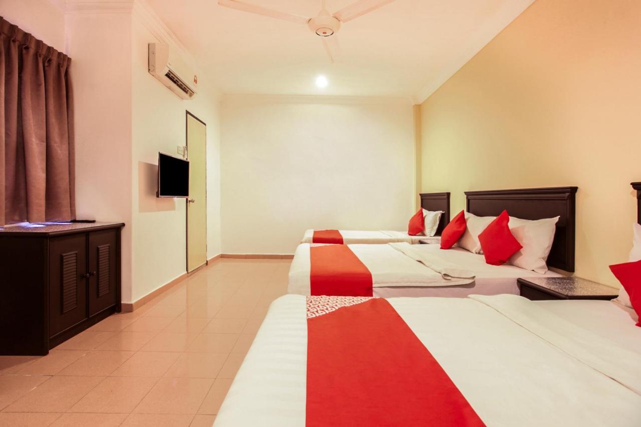 Hotel Home 88 Teluk Intan Exteriör bild